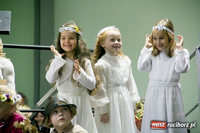 Zdjęcie w galerii na portalu naszraciborz.pl: W Pietrowicach Wielkich adwent rozpoczęto kiermaszem bożonarodzeniowym wiadomości z regionu