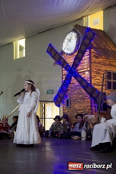 Zdjęcie w galerii na portalu naszraciborz.pl: W Pietrowicach Wielkich adwent rozpoczęto kiermaszem bożonarodzeniowym wiadomości z regionu