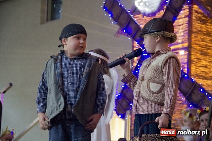 Zdjęcie w galerii na portalu naszraciborz.pl: W Pietrowicach Wielkich adwent rozpoczęto kiermaszem bożonarodzeniowym wiadomości z regionu