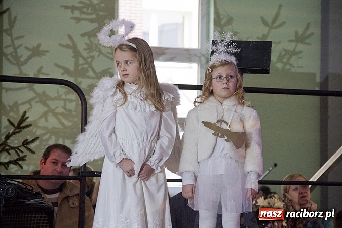 Zdjęcie w galerii na portalu naszraciborz.pl: W Pietrowicach Wielkich adwent rozpoczęto kiermaszem bożonarodzeniowym wiadomości z regionu