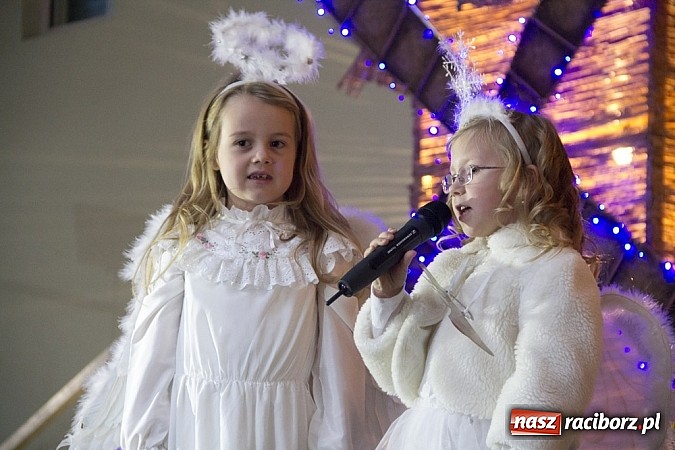 Zdjęcie w galerii na portalu naszraciborz.pl: W Pietrowicach Wielkich adwent rozpoczęto kiermaszem bożonarodzeniowym wiadomości z regionu