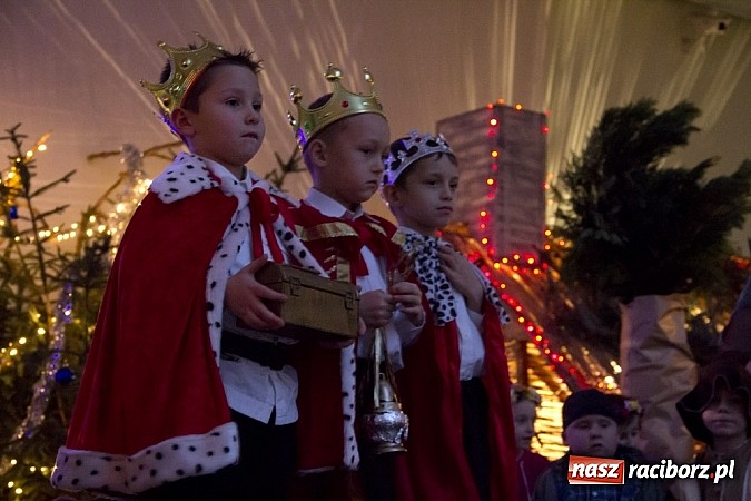 Zdjęcie w galerii na portalu naszraciborz.pl: W Pietrowicach Wielkich adwent rozpoczęto kiermaszem bożonarodzeniowym wiadomości z regionu