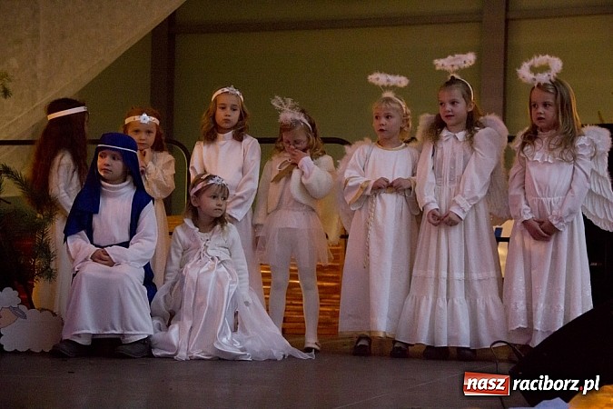 Zdjęcie w galerii na portalu naszraciborz.pl: W Pietrowicach Wielkich adwent rozpoczęto kiermaszem bożonarodzeniowym wiadomości z regionu