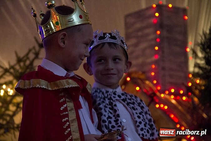 Zdjęcie w galerii na portalu naszraciborz.pl: W Pietrowicach Wielkich adwent rozpoczęto kiermaszem bożonarodzeniowym wiadomości z regionu