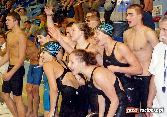 Zdjęcie w galerii na portalu naszraciborz.pl: Liga SMS: zawody na pływalni w Raciborzu na piątkę z plusem wiadomości z regionu