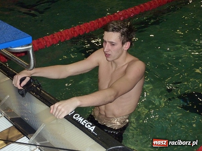 Zdjęcie w galerii na portalu naszraciborz.pl: Liga SMS: zawody na pływalni w Raciborzu na piątkę z plusem wiadomości z regionu