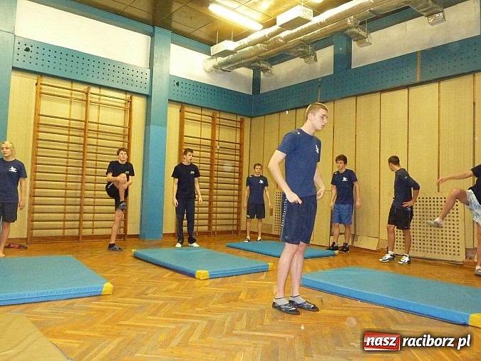 Zdjęcie w galerii na portalu naszraciborz.pl: Liga SMS: zawody na pływalni w Raciborzu na piątkę z plusem wiadomości z regionu