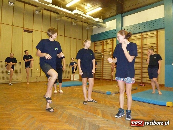 Zdjęcie w galerii na portalu naszraciborz.pl: Liga SMS: zawody na pływalni w Raciborzu na piątkę z plusem wiadomości z regionu