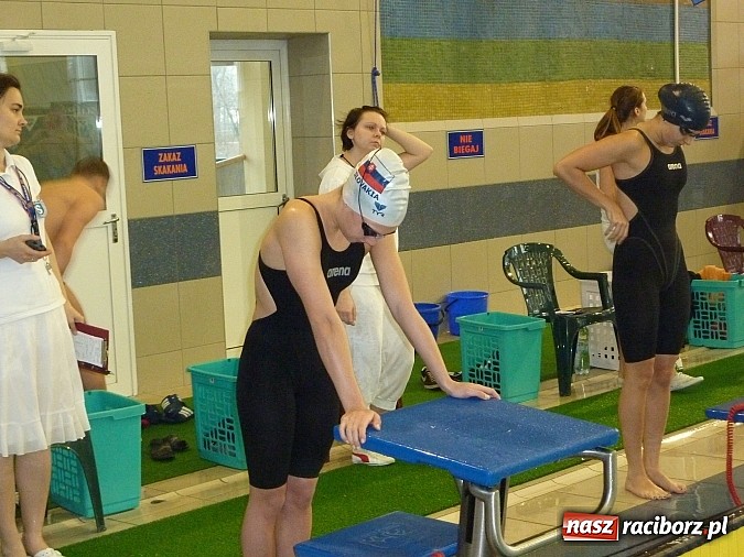 Zdjęcie w galerii na portalu naszraciborz.pl: Liga SMS: zawody na pływalni w Raciborzu na piątkę z plusem wiadomości z regionu