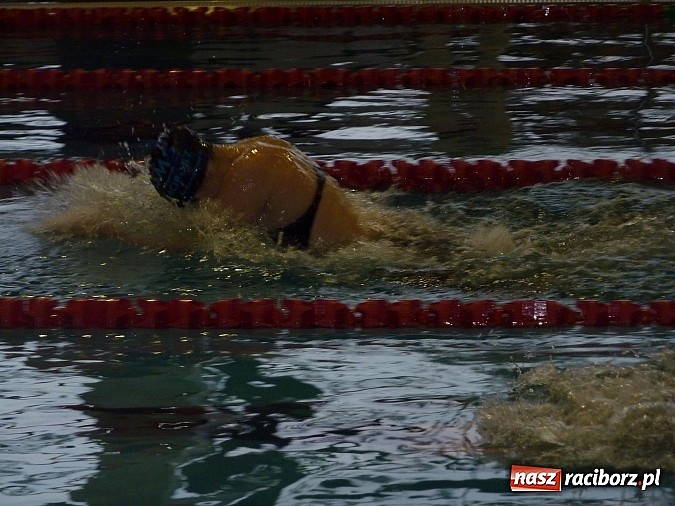 Zdjęcie w galerii na portalu naszraciborz.pl: Liga SMS: zawody na pływalni w Raciborzu na piątkę z plusem wiadomości z regionu