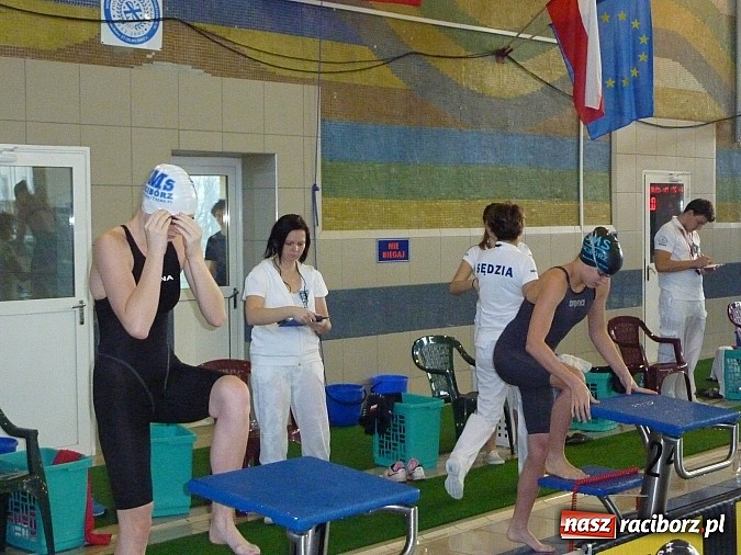 Zdjęcie w galerii na portalu naszraciborz.pl: Liga SMS: zawody na pływalni w Raciborzu na piątkę z plusem wiadomości z regionu