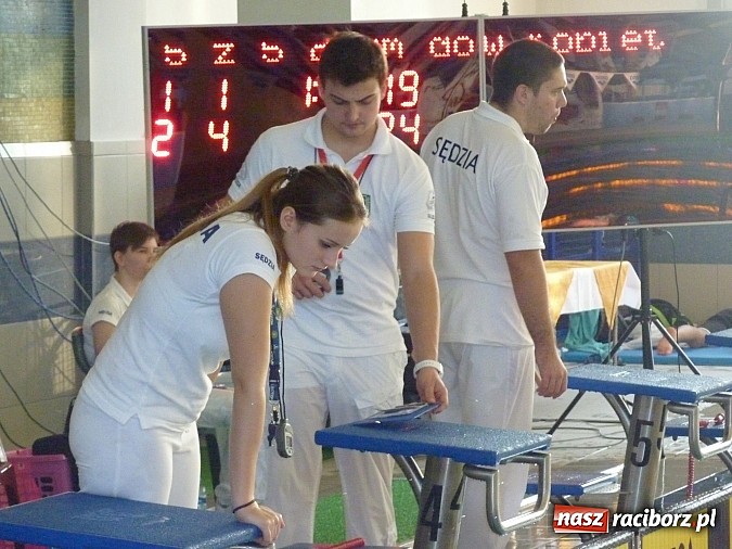 Zdjęcie w galerii na portalu naszraciborz.pl: Liga SMS: zawody na pływalni w Raciborzu na piątkę z plusem wiadomości z regionu