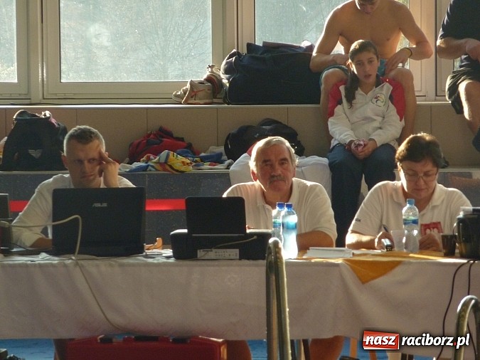 Zdjęcie w galerii na portalu naszraciborz.pl: Liga SMS: zawody na pływalni w Raciborzu na piątkę z plusem wiadomości z regionu