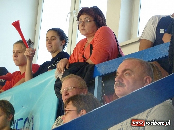 Zdjęcie w galerii na portalu naszraciborz.pl: Liga SMS: zawody na pływalni w Raciborzu na piątkę z plusem wiadomości z regionu