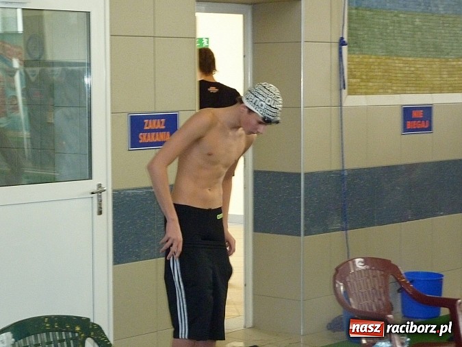 Zdjęcie w galerii na portalu naszraciborz.pl: Liga SMS: zawody na pływalni w Raciborzu na piątkę z plusem wiadomości z regionu