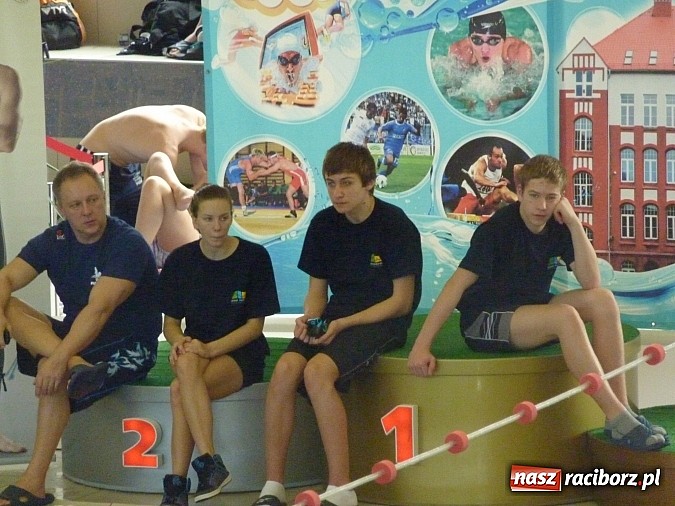 Zdjęcie w galerii na portalu naszraciborz.pl: Liga SMS: zawody na pływalni w Raciborzu na piątkę z plusem wiadomości z regionu
