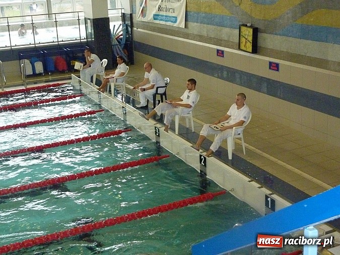 Zdjęcie w galerii na portalu naszraciborz.pl: Liga SMS: zawody na pływalni w Raciborzu na piątkę z plusem wiadomości z regionu