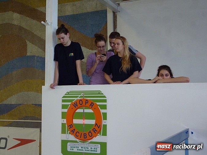 Zdjęcie w galerii na portalu naszraciborz.pl: Liga SMS: zawody na pływalni w Raciborzu na piątkę z plusem wiadomości z regionu