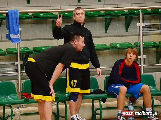 Zdjęcie w galerii na portalu naszraciborz.pl: W hicie kolejki zwycięża Dywyta wiadomości z regionu