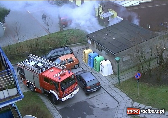 Zdjęcie w galerii na portalu naszraciborz.pl: Strażacy przeciskają się na drogach osiedlowych wiadomości z regionu