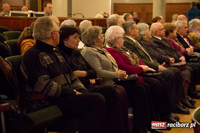Zdjęcie w galerii na portalu naszraciborz.pl: Śpiewacze święto w Raciborskim Centrum Kultury z Josephem von Eichendorffem w tle wiadomości z regionu