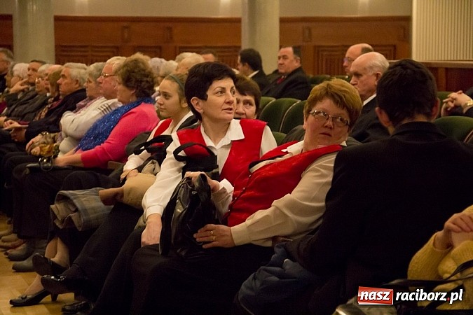 Zdjęcie w galerii na portalu naszraciborz.pl: Śpiewacze święto w Raciborskim Centrum Kultury z Josephem von Eichendorffem w tle wiadomości z regionu
