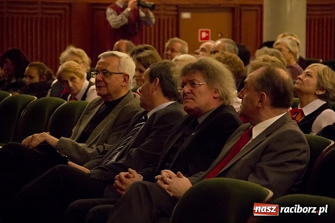 Zdjęcie w galerii na portalu naszraciborz.pl: Śpiewacze święto w Raciborskim Centrum Kultury z Josephem von Eichendorffem w tle wiadomości z regionu