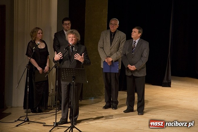 Zdjęcie w galerii na portalu naszraciborz.pl: Śpiewacze święto w Raciborskim Centrum Kultury z Josephem von Eichendorffem w tle wiadomości z regionu