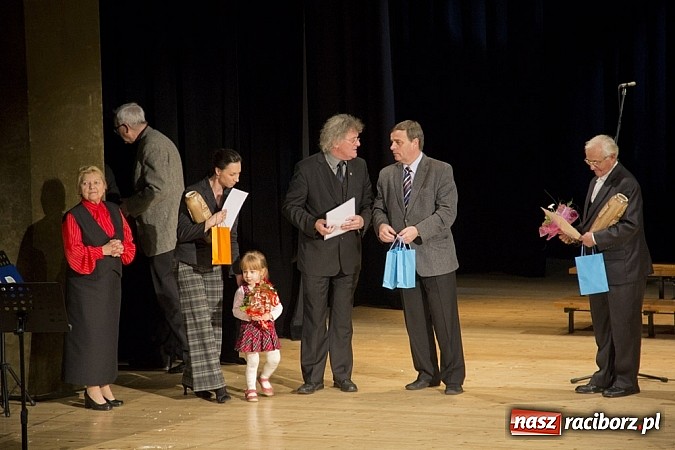 Zdjęcie w galerii na portalu naszraciborz.pl: Śpiewacze święto w Raciborskim Centrum Kultury z Josephem von Eichendorffem w tle wiadomości z regionu