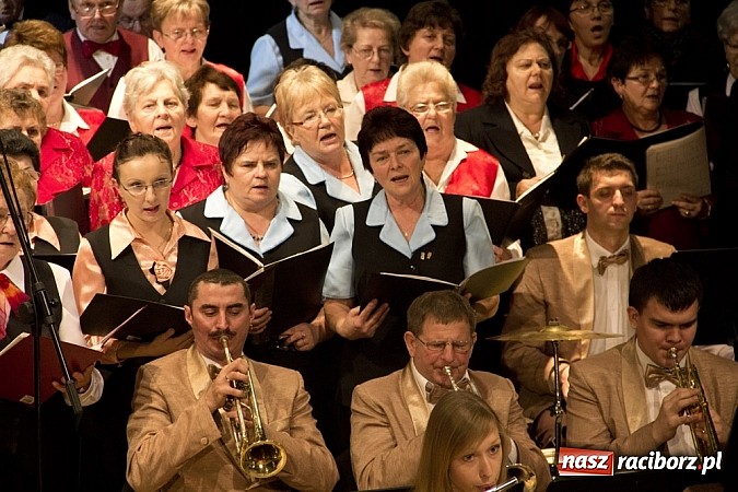 Zdjęcie w galerii na portalu naszraciborz.pl: Śpiewacze święto w Raciborskim Centrum Kultury z Josephem von Eichendorffem w tle wiadomości z regionu