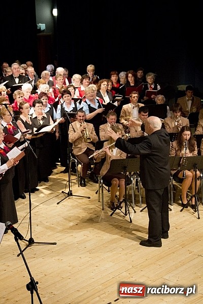 Zdjęcie w galerii na portalu naszraciborz.pl: Śpiewacze święto w Raciborskim Centrum Kultury z Josephem von Eichendorffem w tle wiadomości z regionu