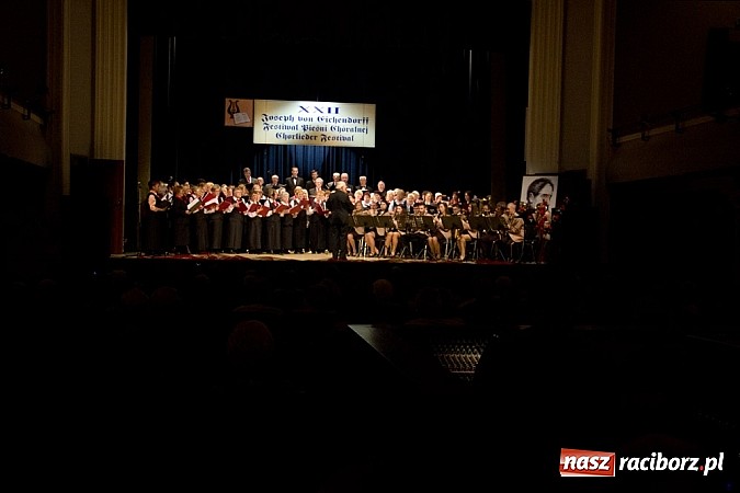 Zdjęcie w galerii na portalu naszraciborz.pl: Śpiewacze święto w Raciborskim Centrum Kultury z Josephem von Eichendorffem w tle wiadomości z regionu