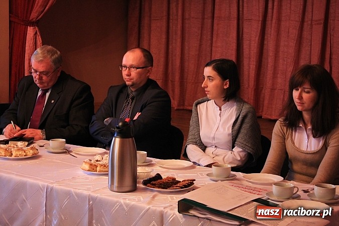 Zdjęcie w galerii na portalu naszraciborz.pl: Sołtys liderem, a gospodyni strażniczką wiadomości z regionu