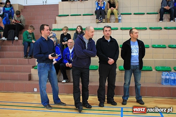 Zdjęcie w galerii na portalu naszraciborz.pl: Mikołajki na sportowo. Turniej piłki siatkowej wiadomości z regionu