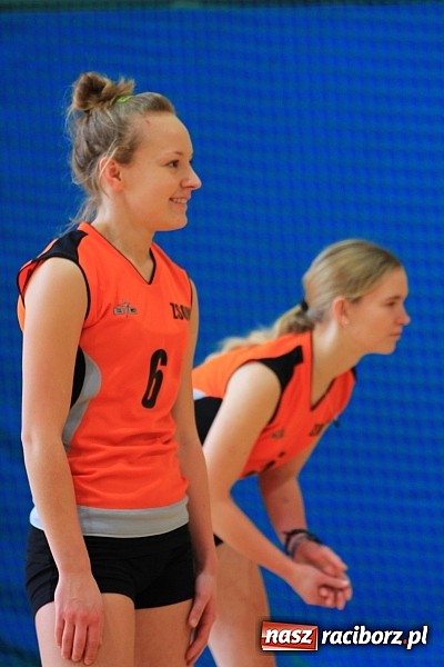 Zdjęcie w galerii na portalu naszraciborz.pl: Mikołajki na sportowo. Turniej piłki siatkowej wiadomości z regionu