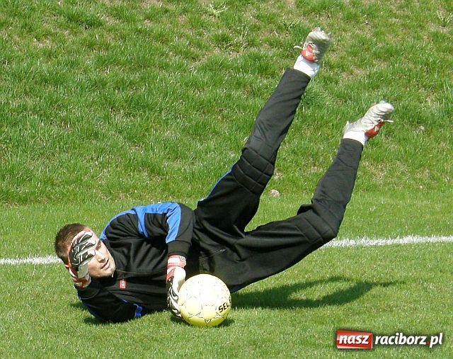 Zdjęcie w galerii na portalu naszraciborz.pl: KP Unia bez punktów na święta wiadomości z regionu