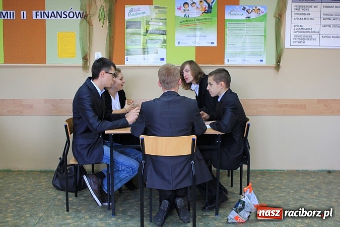 Zdjęcie w galerii na portalu naszraciborz.pl: Uczniowie II LO najbardziej przedsiębiorczy wiadomości z regionu
