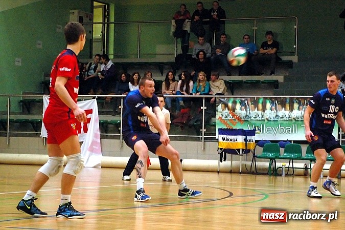 Zdjęcie w galerii na portalu naszraciborz.pl: AZS Rafako przegrał z liderem wiadomości z regionu
