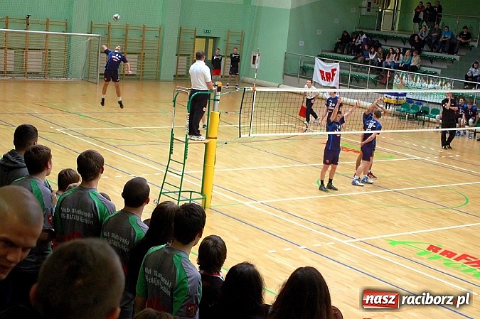 Zdjęcie w galerii na portalu naszraciborz.pl: AZS Rafako przegrał z liderem wiadomości z regionu