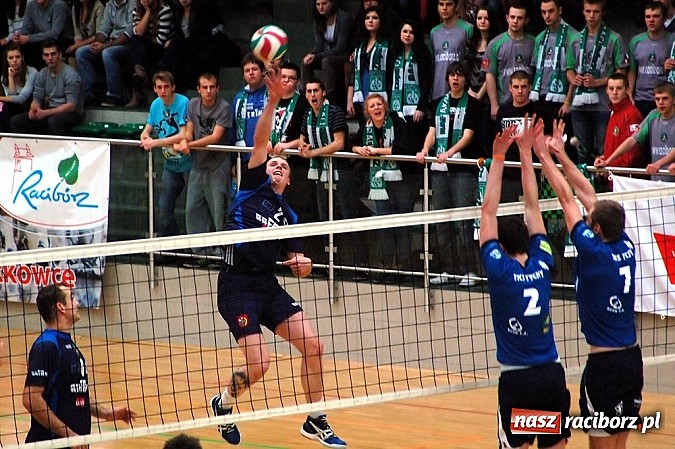 Zdjęcie w galerii na portalu naszraciborz.pl: AZS Rafako przegrał z liderem wiadomości z regionu