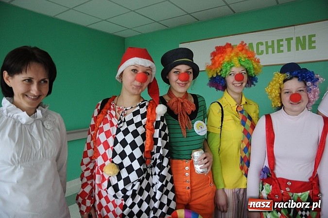 Zdjęcie w galerii na portalu naszraciborz.pl: Doktor Clown z Mikołajem odwiedzili szpital wiadomości z regionu