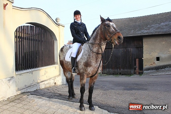 Zdjęcie w galerii na portalu naszraciborz.pl: Procesja na koniach z okazji dnia św. Mikołaja wiadomości z regionu