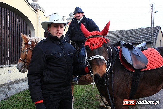 Zdjęcie w galerii na portalu naszraciborz.pl: Procesja na koniach z okazji dnia św. Mikołaja wiadomości z regionu