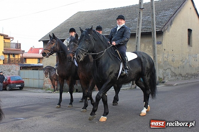 Zdjęcie w galerii na portalu naszraciborz.pl: Procesja na koniach z okazji dnia św. Mikołaja wiadomości z regionu