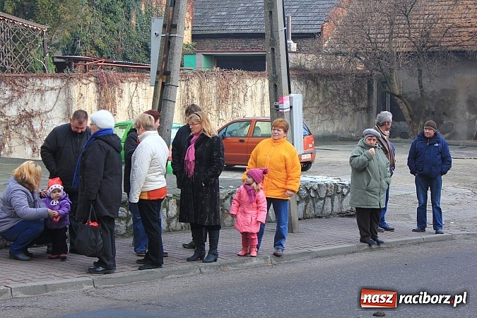 Zdjęcie w galerii na portalu naszraciborz.pl: Procesja na koniach z okazji dnia św. Mikołaja wiadomości z regionu