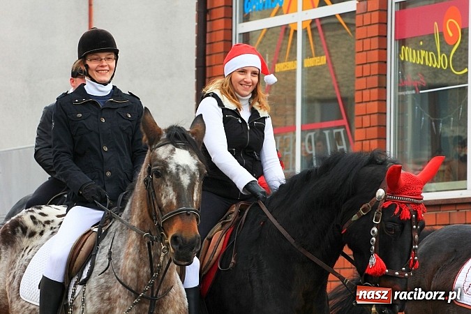 Zdjęcie w galerii na portalu naszraciborz.pl: Procesja na koniach z okazji dnia św. Mikołaja wiadomości z regionu