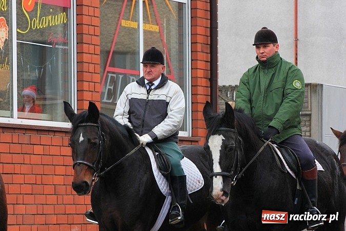 Zdjęcie w galerii na portalu naszraciborz.pl: Procesja na koniach z okazji dnia św. Mikołaja wiadomości z regionu