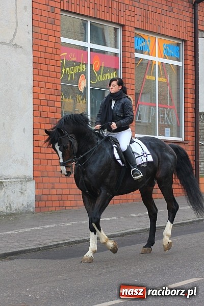 Zdjęcie w galerii na portalu naszraciborz.pl: Procesja na koniach z okazji dnia św. Mikołaja wiadomości z regionu
