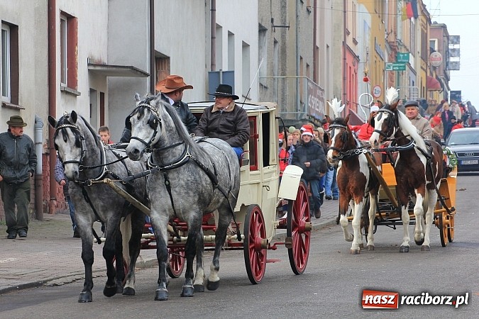 Zdjęcie w galerii na portalu naszraciborz.pl: Procesja na koniach z okazji dnia św. Mikołaja wiadomości z regionu