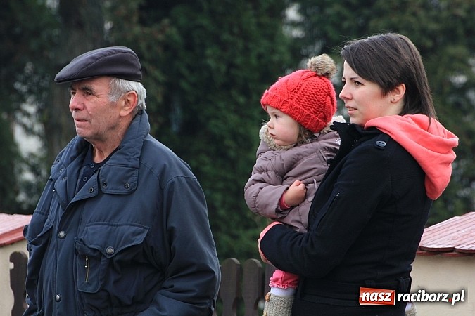 Zdjęcie w galerii na portalu naszraciborz.pl: Procesja na koniach z okazji dnia św. Mikołaja wiadomości z regionu